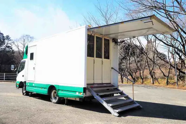 日野 デュトロ TKG-XZU775M(4WD)の写真1