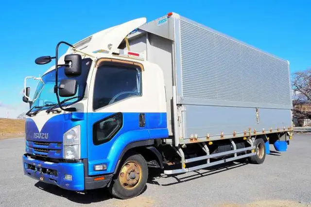 いすゞ フォワード TKG-FRR90S2(2WD)の写真1