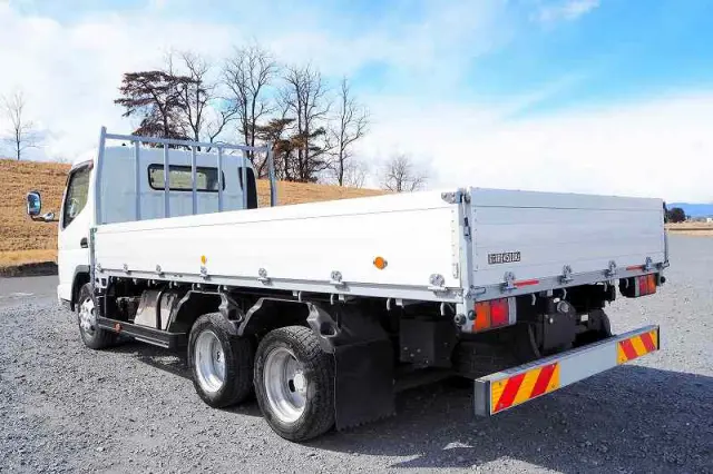 三菱 キャンター PDG-FF83DY(6x2)の写真3