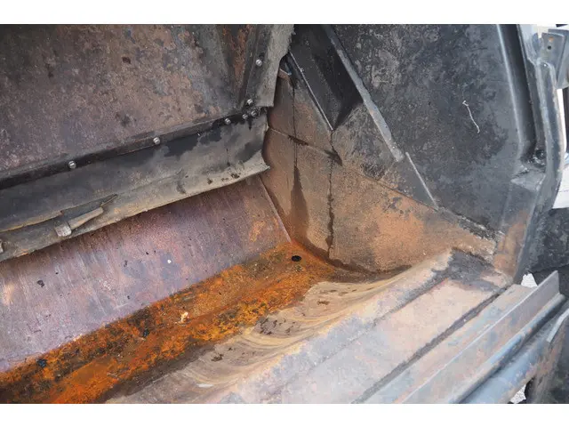 UD コンドル BDG-MK36C(2WD)の写真11