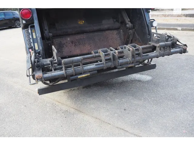 UD コンドル BDG-MK36C(2WD)の写真15