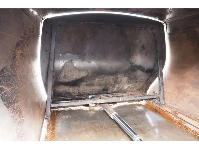 UD コンドル BDG-MK36C(2WD)の写真18