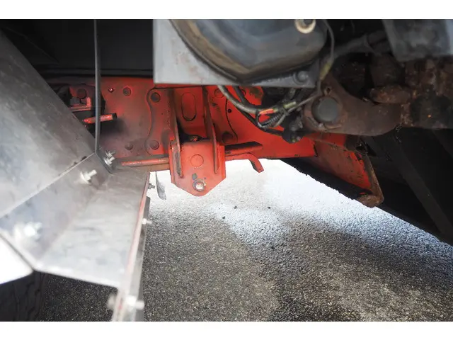 UD コンドル BDG-MK36C(2WD)の写真32