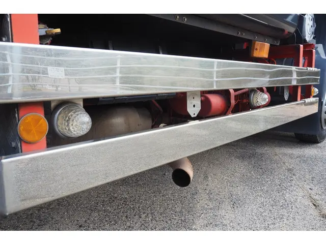 UD コンドル BDG-MK36C(2WD)の写真34