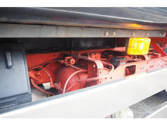 UD コンドル BDG-MK36C(2WD)の写真35