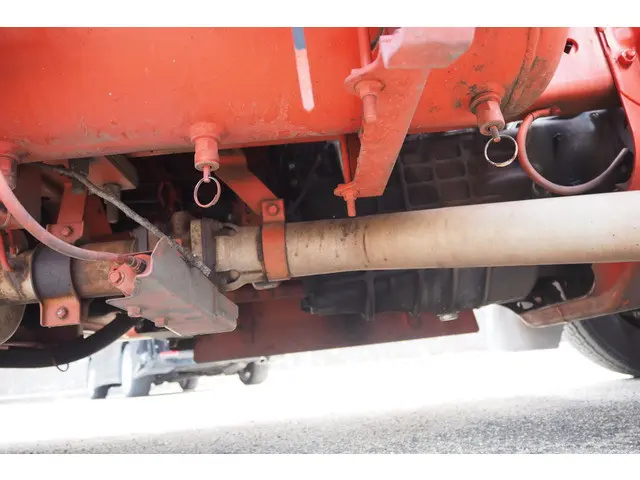 UD コンドル BDG-MK36C(2WD)の写真39