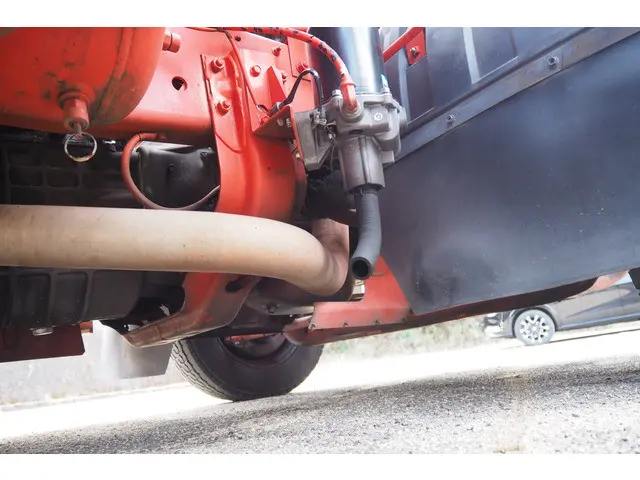 UD コンドル BDG-MK36C(2WD)の写真40