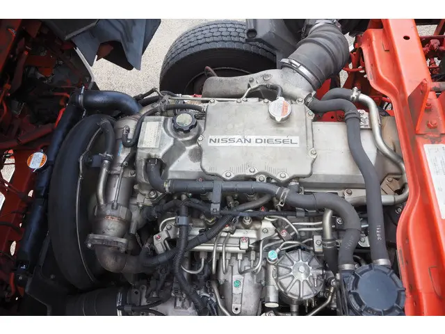 UD コンドル BDG-MK36C(2WD)の写真45