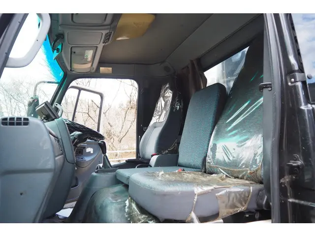 UD コンドル BDG-MK36C(2WD)の写真46