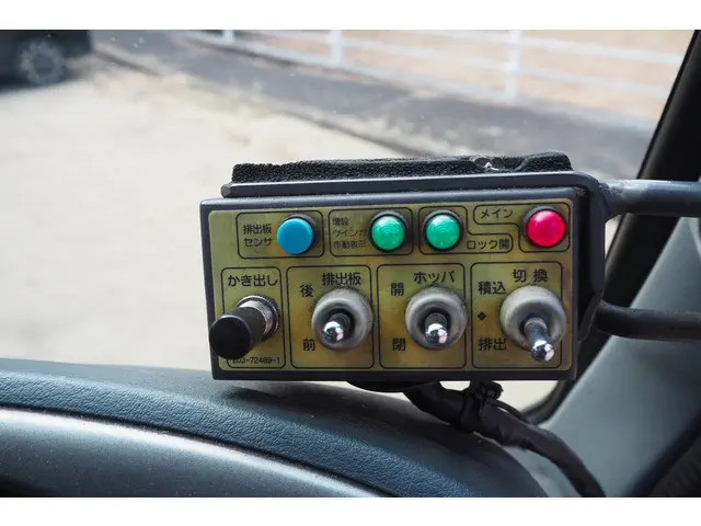 UD コンドル BDG-MK36C(2WD)の写真49