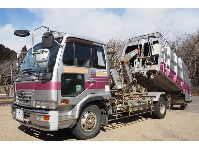 ＵＤ コンドル PB-LK36A(2WD)の写真1