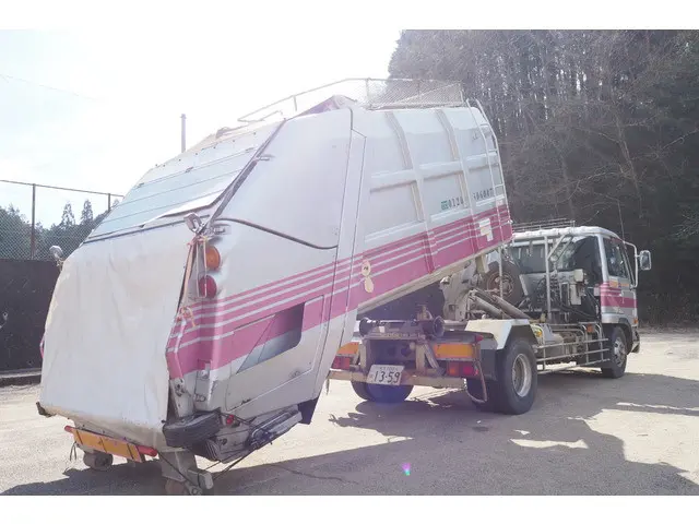 UD コンドル PB-LK36A(2WD)の写真5