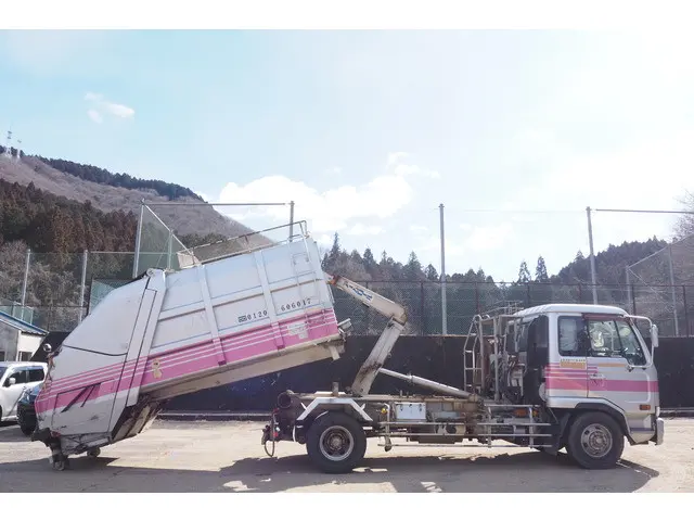 UD コンドル PB-LK36A(2WD)の写真6