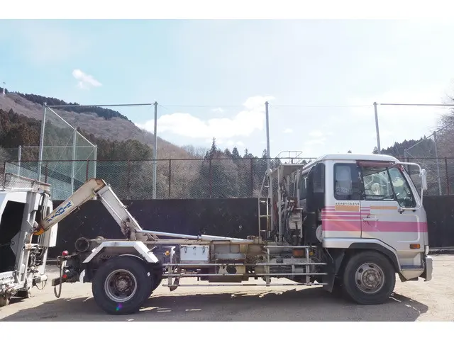 UD コンドル PB-LK36A(2WD)の写真8