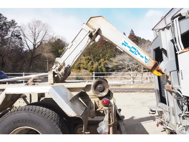 UD コンドル PB-LK36A(2WD)の写真11