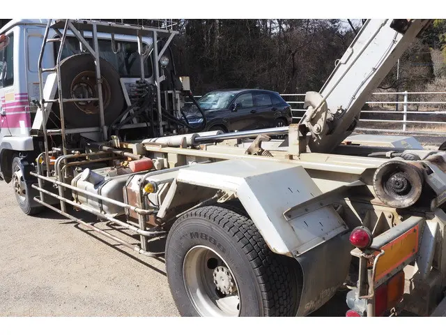 UD コンドル PB-LK36A(2WD)の写真12