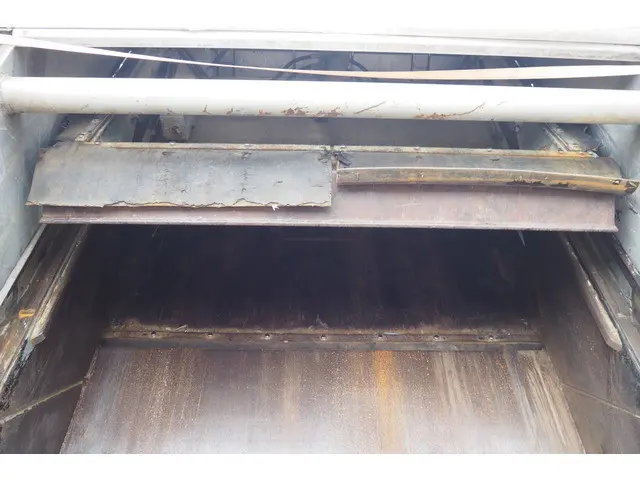 UD コンドル PB-LK36A(2WD)の写真24