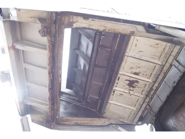 UD コンドル PB-LK36A(2WD)の写真31