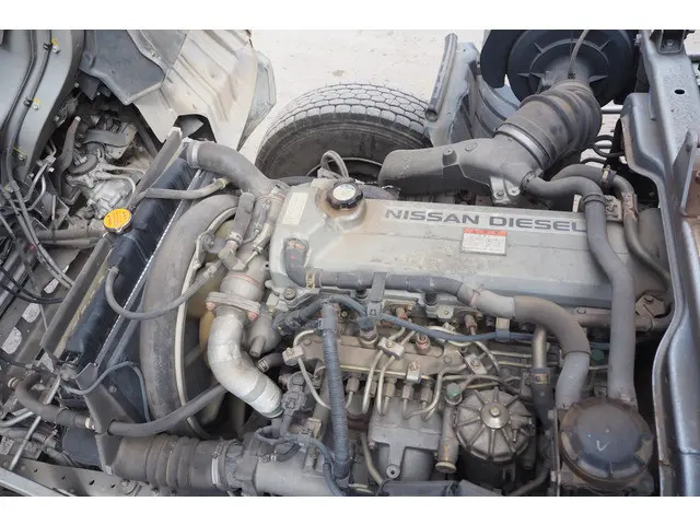 UD コンドル PB-LK36A(2WD)の写真40