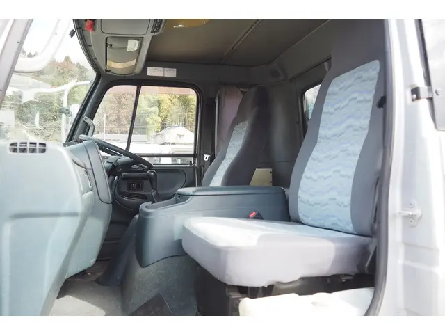 UD コンドル PB-LK36A(2WD)の写真43