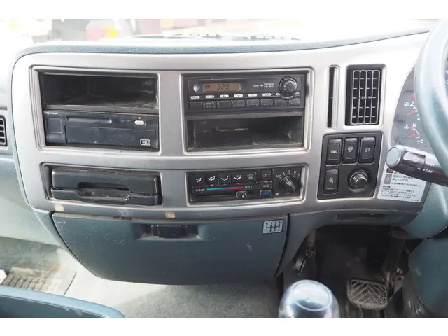 UD コンドル PB-LK36A(2WD)の写真47