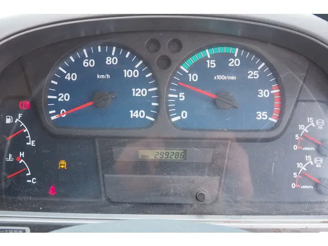 UD コンドル PB-LK36A(2WD)の写真49