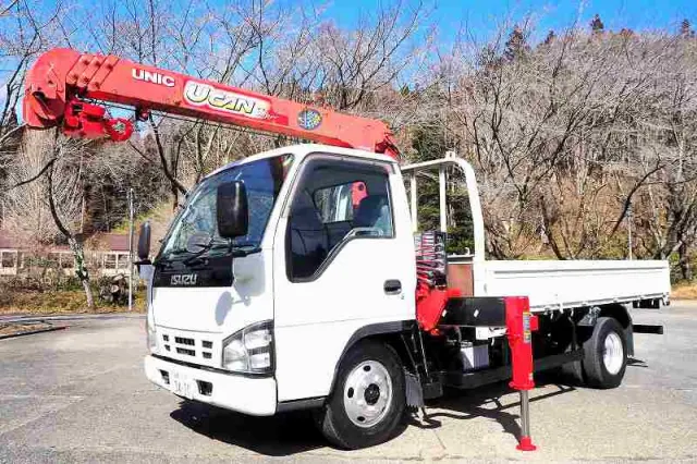 いすゞ エルフ PB-NKR81AR(2WD)の写真1