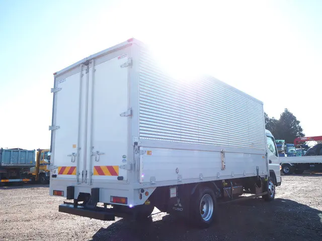 三菱 キャンター 2PG-FEBS0(2WD)の写真5