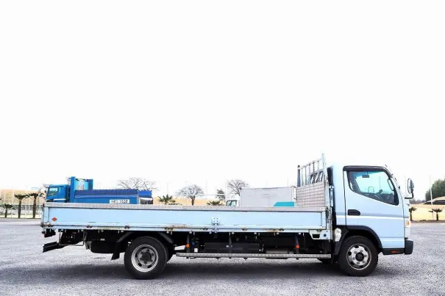 三菱 キャンター 2PG-FEBS0(2WD)の写真6
