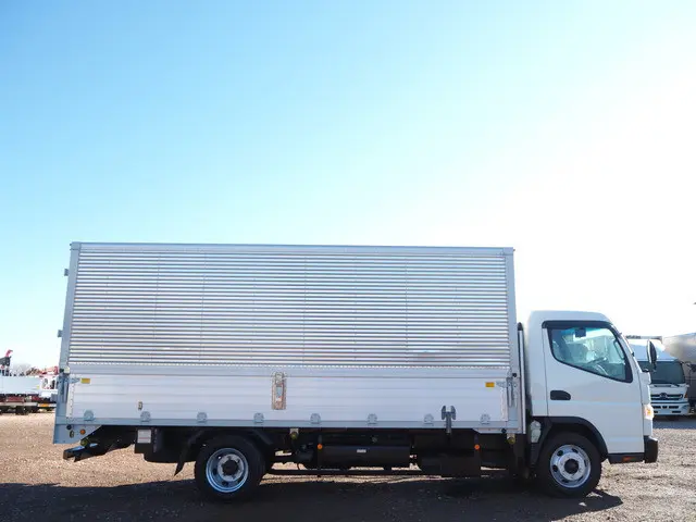 三菱 キャンター 2PG-FEBS0(2WD)の写真6