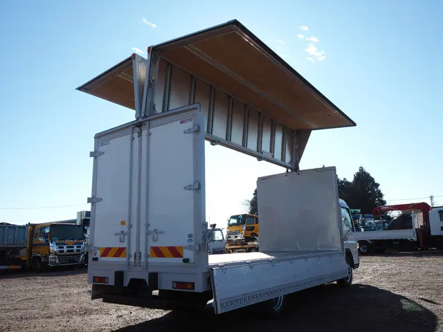 三菱 キャンター 2PG-FEBS0(2WD)の写真13