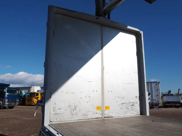 三菱 キャンター 2PG-FEBS0(2WD)の写真18