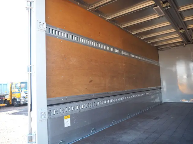 三菱 キャンター 2PG-FEBS0(2WD)の写真24