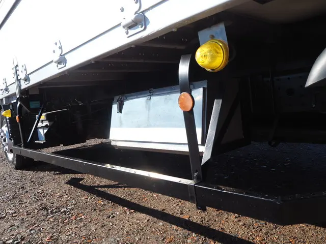 三菱 キャンター 2PG-FEBS0(2WD)の写真38