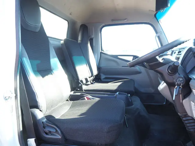 三菱 キャンター 2PG-FEBS0(2WD)の写真45