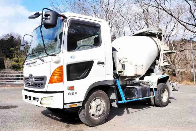 日野 レンジャー ADG-FC7JCWA(2WD)の写真1