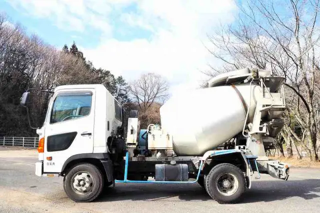 日野 レンジャー ADG-FC7JCWA(2WD)の写真2