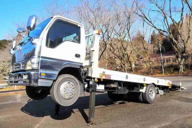 いすゞ エルフ PA-NPR81R(2WD)の写真1