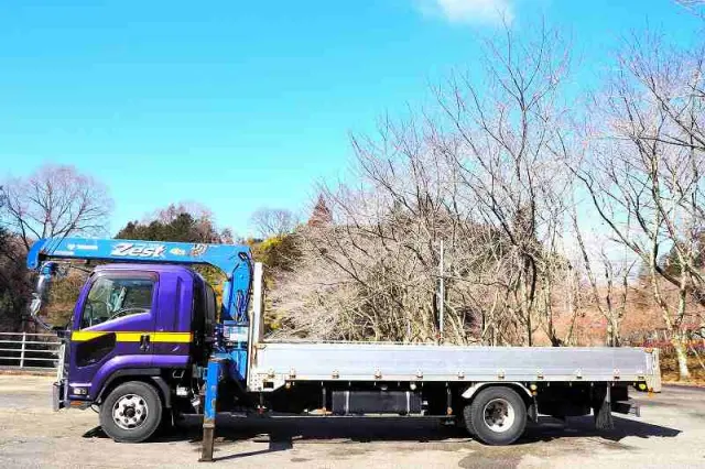 いすゞ フォワード PDG-FRR34T2(2WD)の写真2