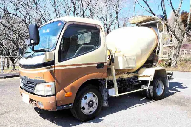 日野 デュトロ BDG-XZU304E(2WD)の写真1