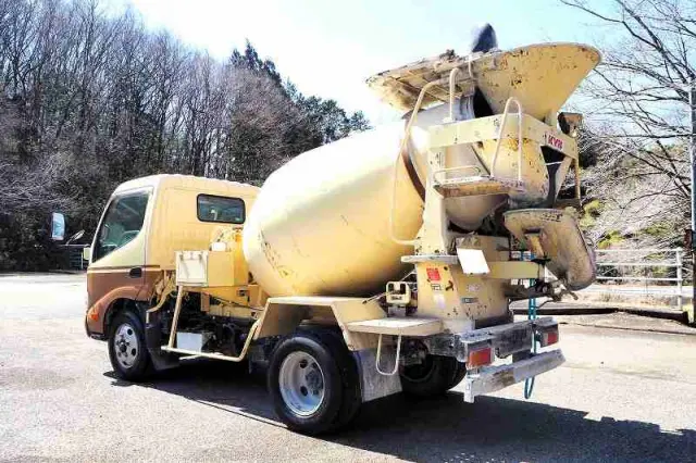 日野 デュトロ BDG-XZU304E(2WD)の写真3