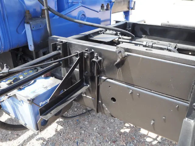 UD コンドル BDG-MK36C(2WD)の写真37