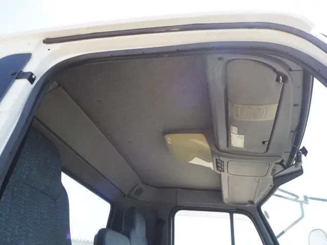 UD コンドル BDG-MK36C(2WD)の写真42