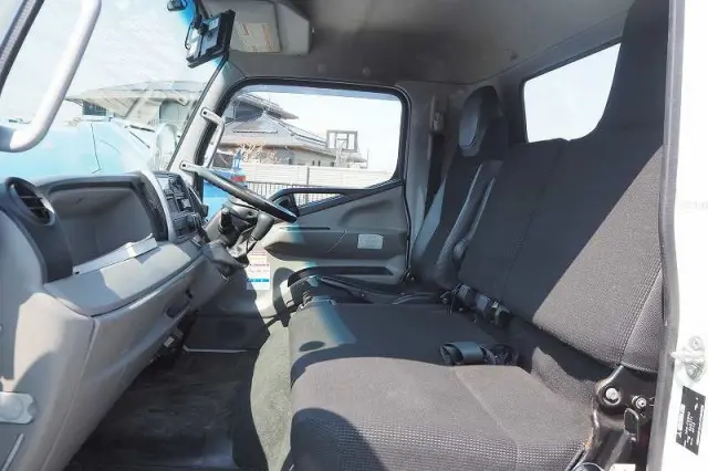 三菱 キャンター 2PG-FEB90(2WD)の写真47