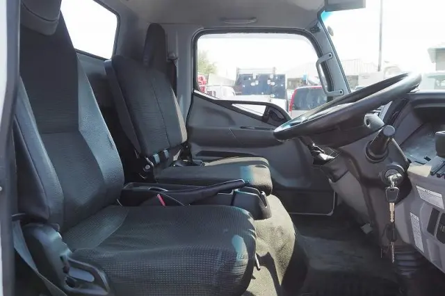 三菱 キャンター 2PG-FEB90(2WD)の写真48