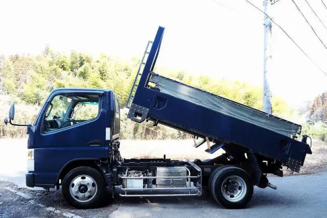 三菱 キャンター 2PG-FBA60(2WD)の写真2