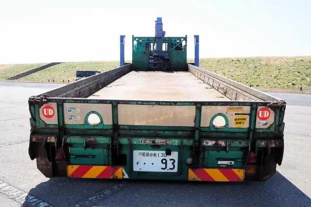 UD コンドル PK-PW37A(6x4)の写真4