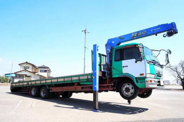 UD コンドル PK-PW37A(6x4)の写真7