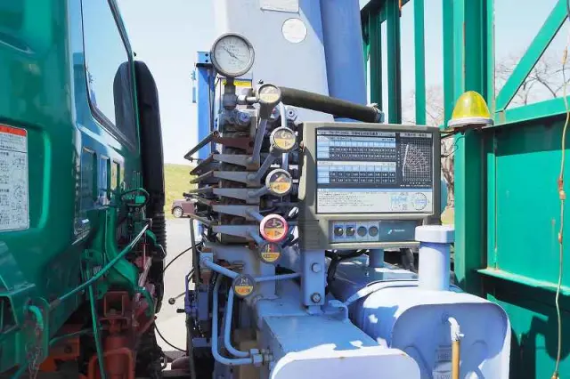 UD コンドル PK-PW37A(6x4)の写真17