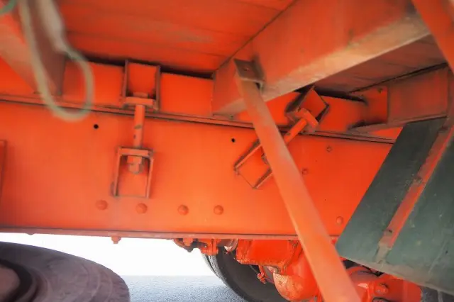 UD コンドル PK-PW37A(6x4)の写真35